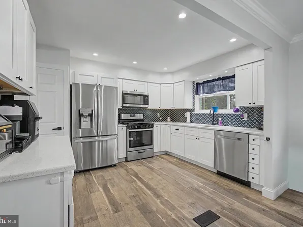 18 Sandal Ln, Willingboro, NJ 08046