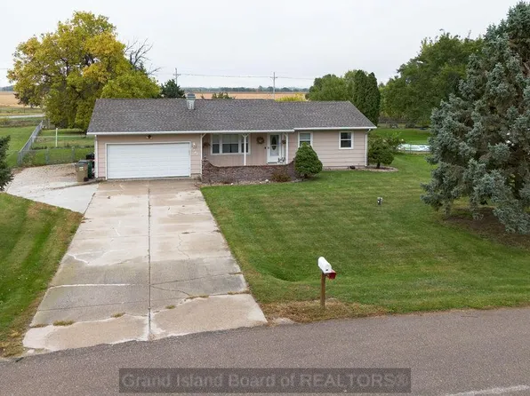 2941 Roselawn Dr, Grand Island, NE 68801