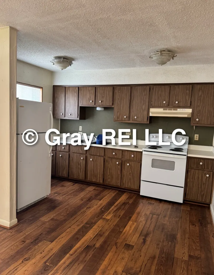 2 bed, $850 — Photo 2
