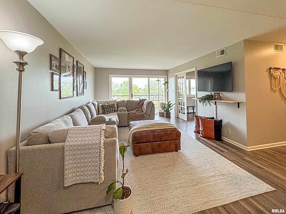 4th image of 2601 W Willowlake Dr APT 37