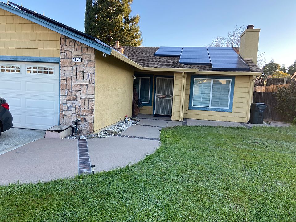 2nd image of 4021 S Royal Links Cir