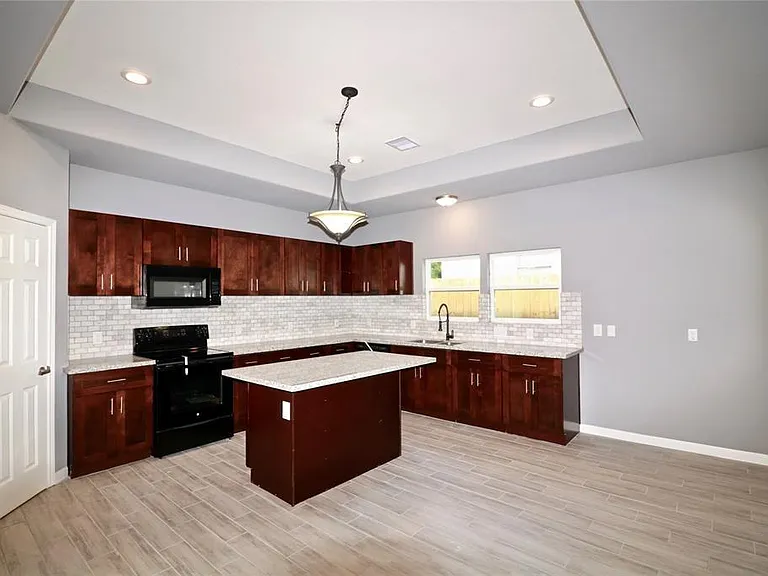 4238 Aledo St — Photo 7