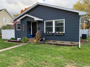 911 11th St NE, Mason City, IA 50401