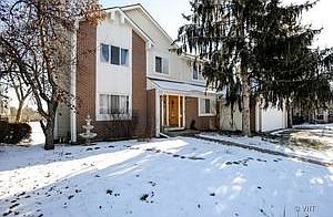 1st image of 2S455 River Oaks Dr