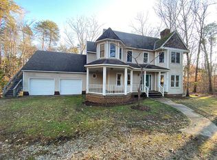 11 Rhodes Ln, Cartersville, VA 23027