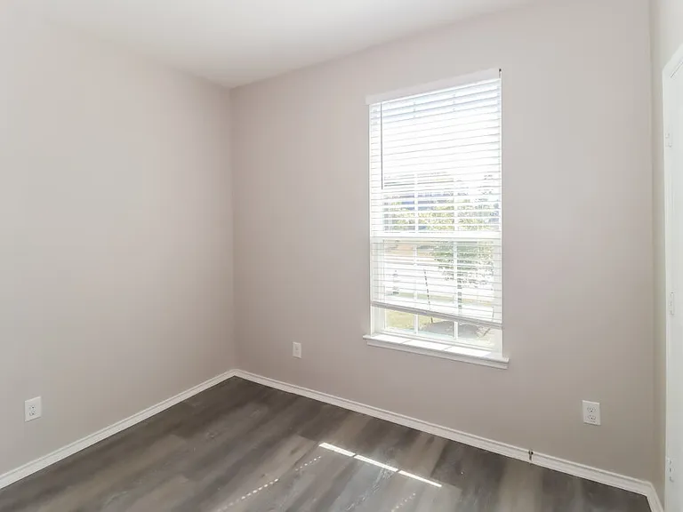 124 Carrington St — Photo 12