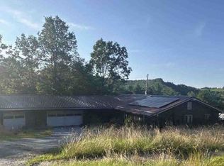 231 Burch St, Athens, WV 24712