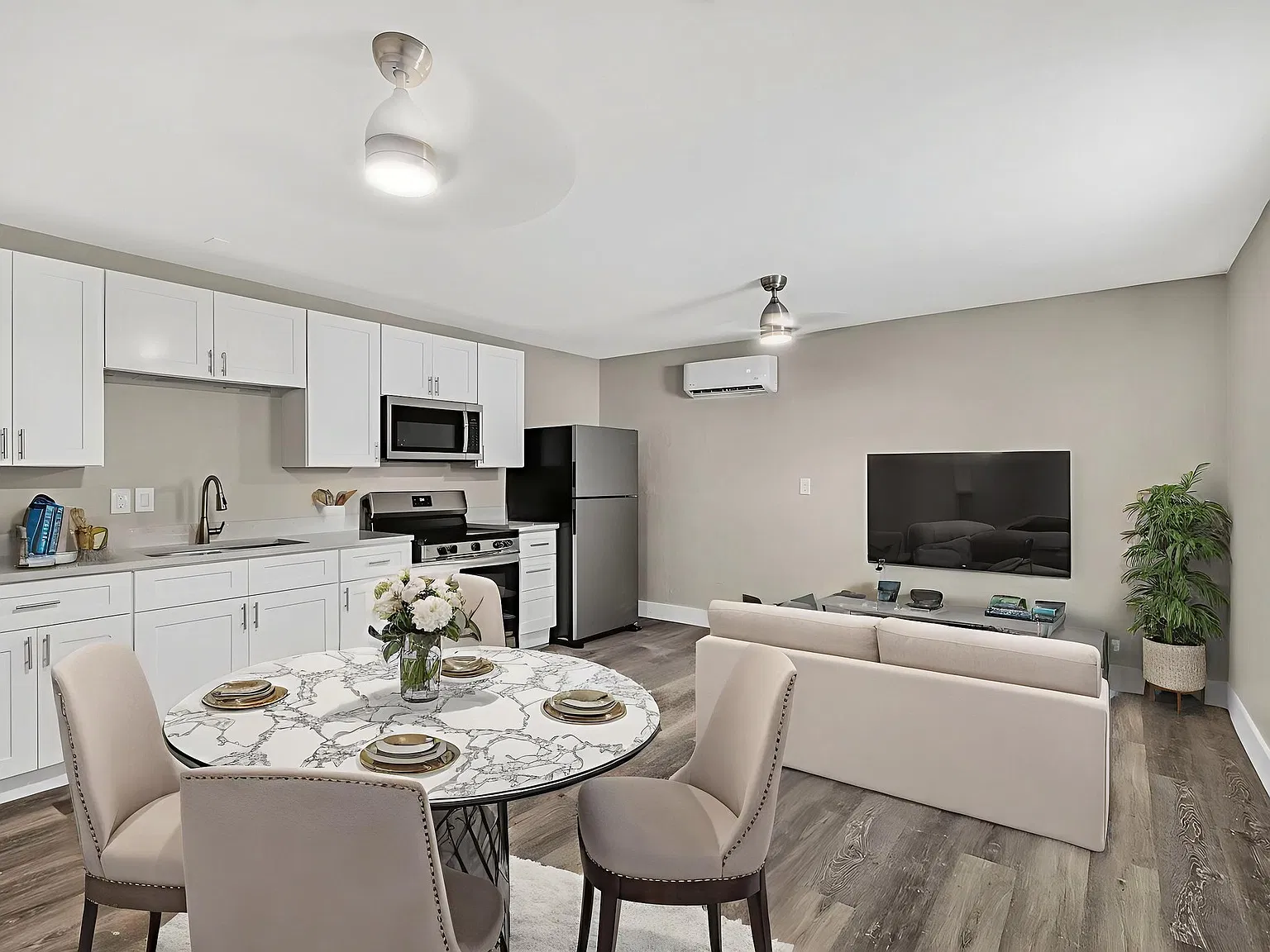 1 bed, 450 sqft, $1,250 — Photo 3