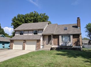 404 NW 36th Street Ter, Blue Springs, MO 64015