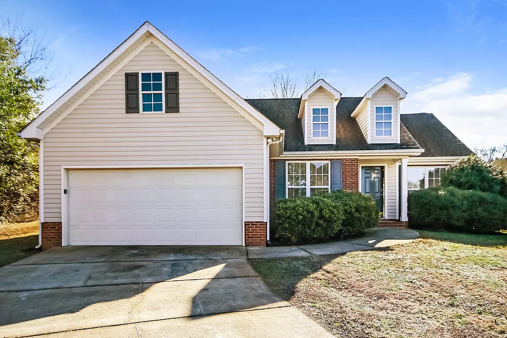 3 bed, 2.0 bath, 1225 sqft, $2,805 — Photo 1