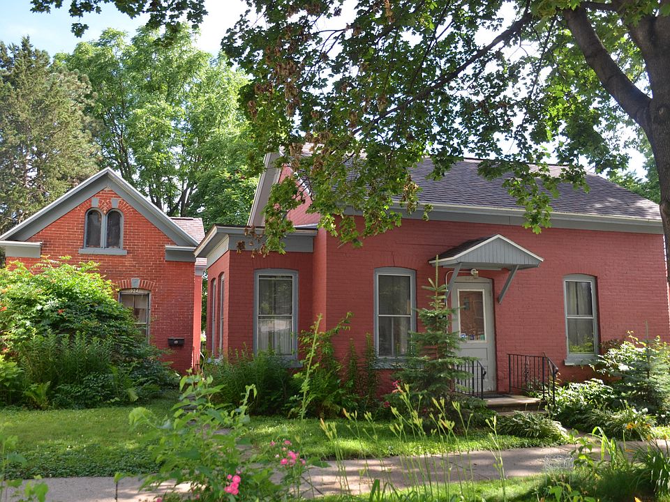 2nd image of 922-924 Johnson St