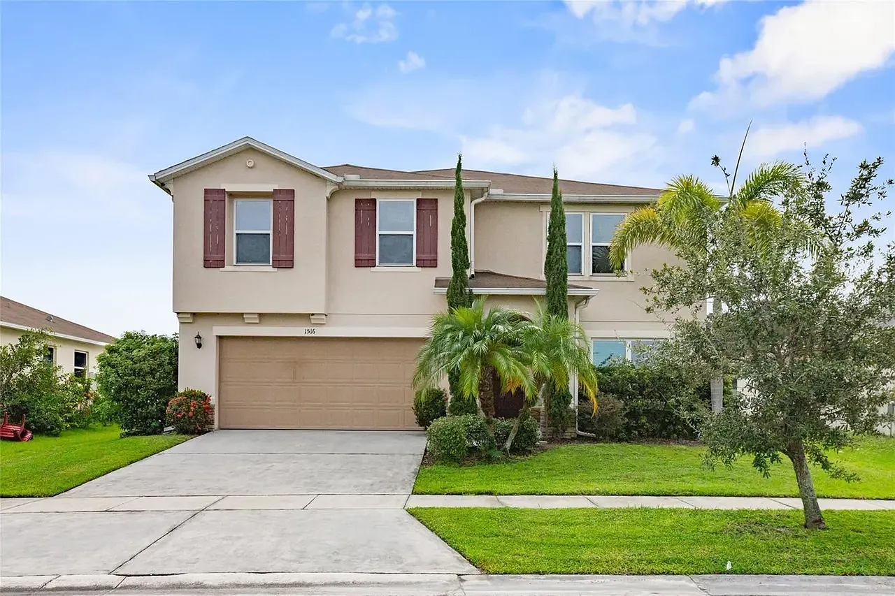 3 bed, 3341 sqft, $2,350 — Photo 1