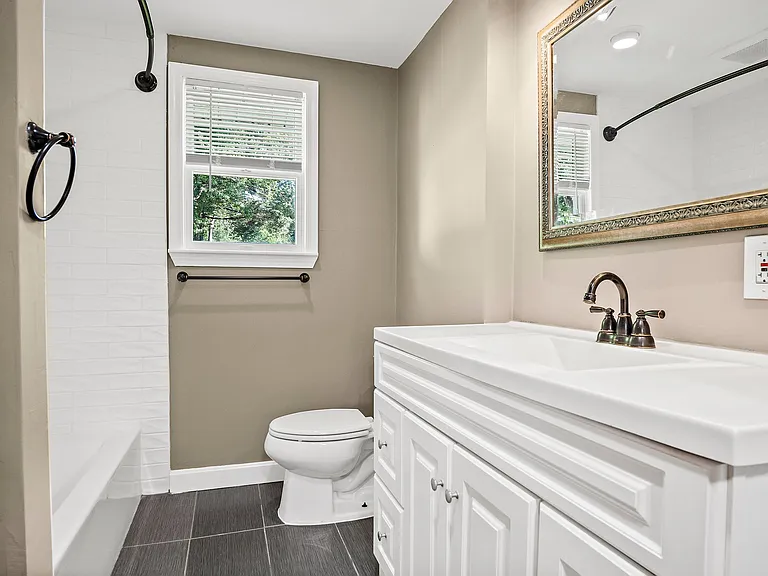 8 Carver Rd — Photo 11