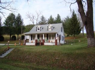 711 Newmantown Rd, Dugspur, VA 24325