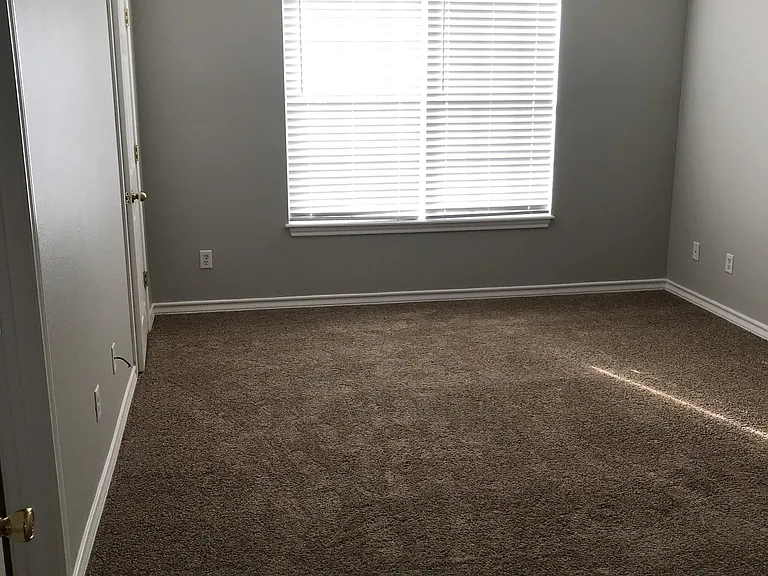 63 Green Oak Cir — Photo 6