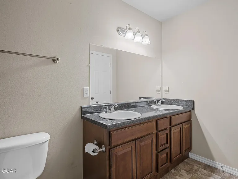 2044 Mississippi Ave — Photo 18