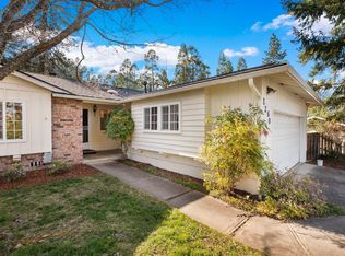 2260 Ranch Rd, Ashland, OR 97520