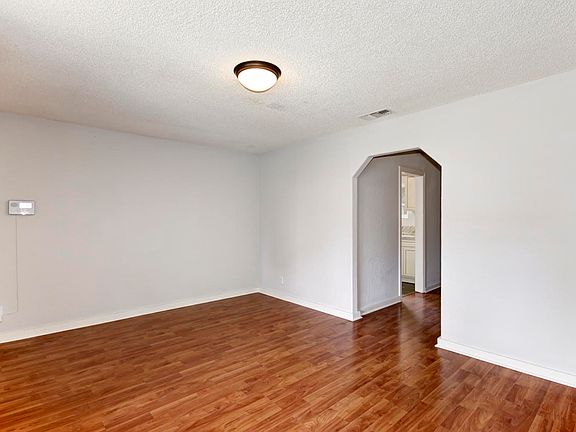 5th image of 4732 Roosevelt Ave