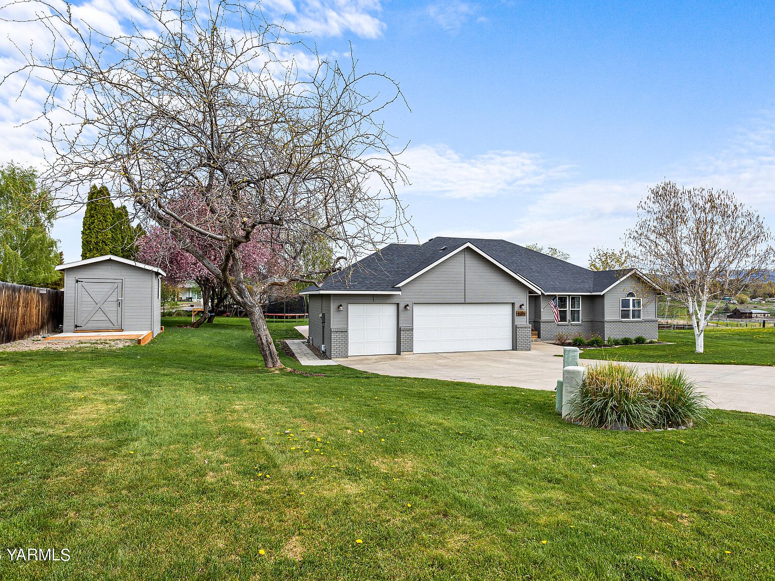 2285 Selah Loop Rd, Selah, WA 98942 Zillow