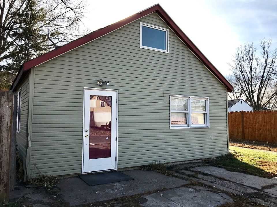 2nd image of 601 2nd Ave