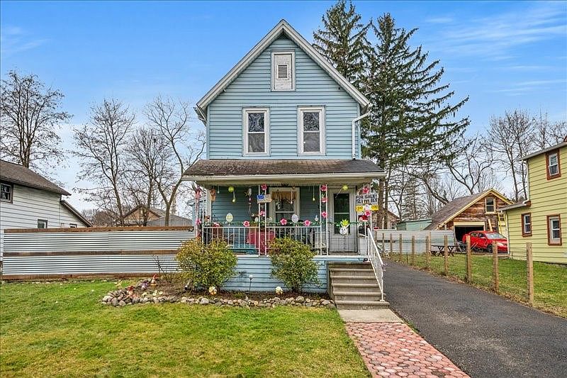 1st image of 13 Everett St
