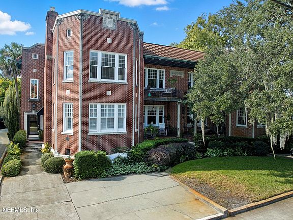 2nd image of 1536 RIVERSIDE Avenue #1536