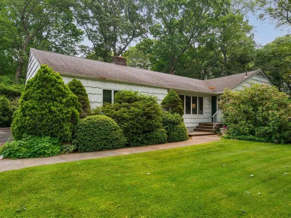 24 Green Meadow Lane, Huntington, NY 11743