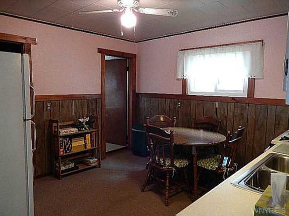 5th image of 260 Labelle Ave