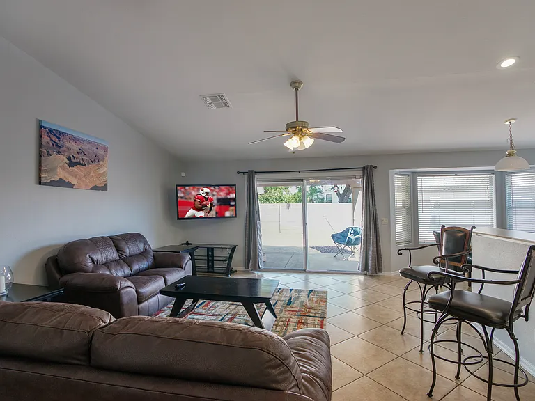 5320 W Taro Ln — Photo 4