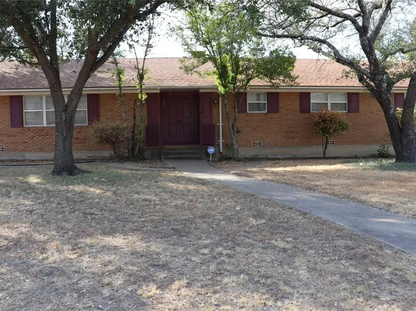 1202 Greenbriar Ln, Cleburne, TX 76033