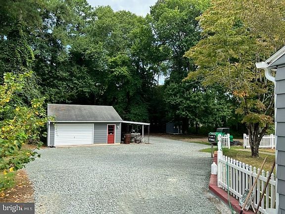 4th image of 102 Oaklee Dr