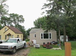 449 Geneva Ave N, Oakdale, MN 55128