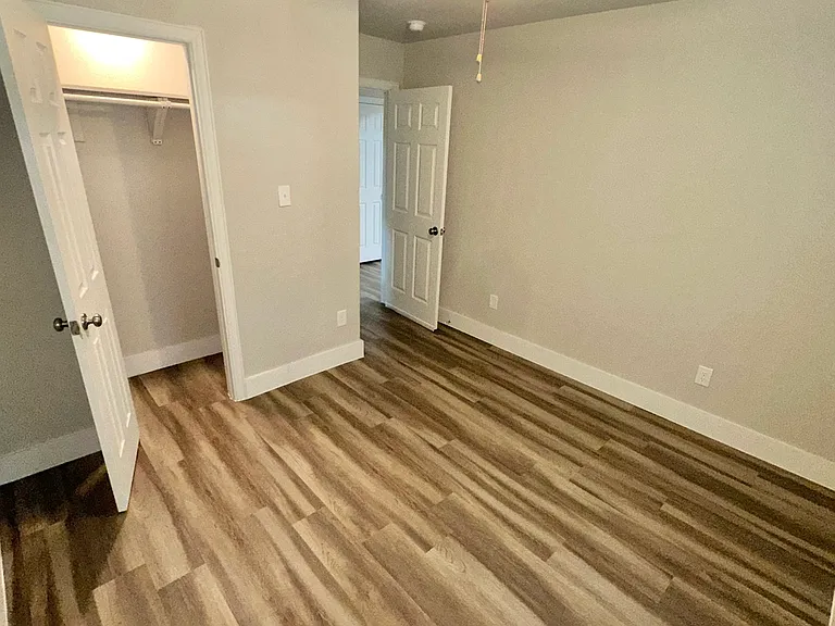 3922 Clay Ave — Photo 11