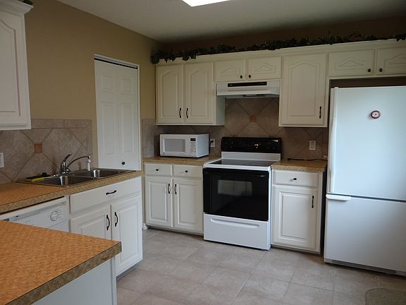 4th image of 9790 Shepherd Dr