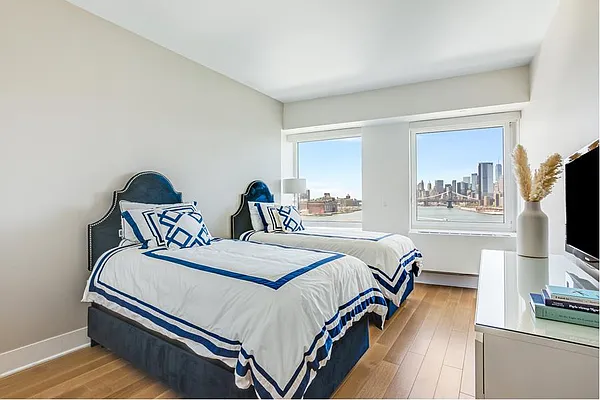 Rented by Douglas Elliman | media 27