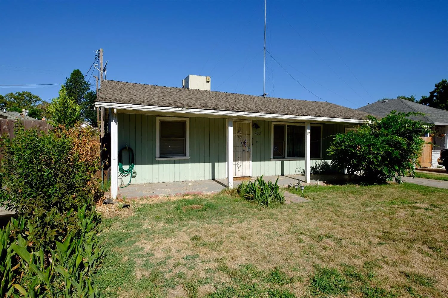 235 S Laurel St photo 1