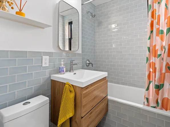 65 Park Terrace East image 15 of 33