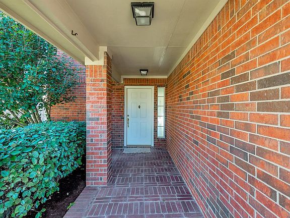 4th image of 5614 Poplar Terrace Ln