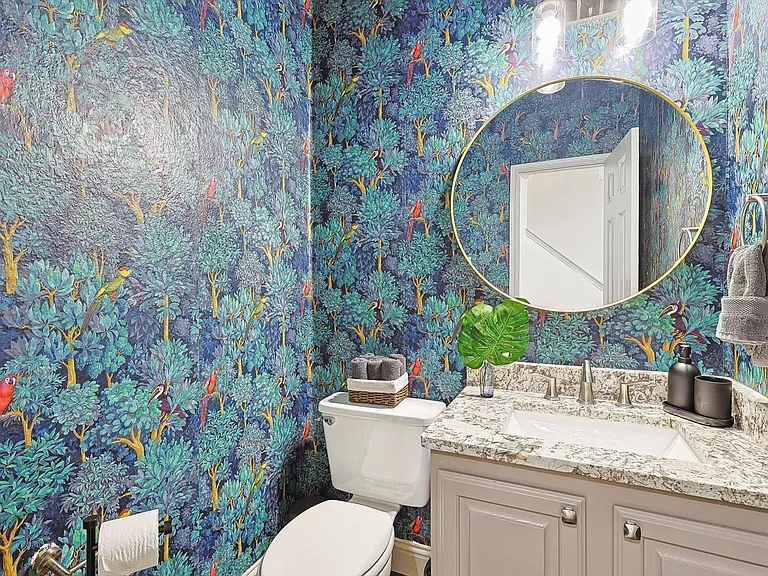 1049 Pullman Dr — Photo 37