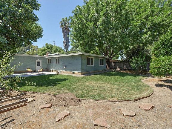 3rd image of 545 Dawn Dr #1