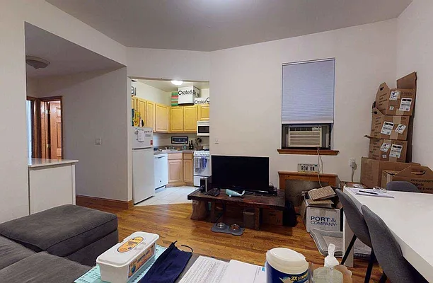 Rented by Bond New York | media 5