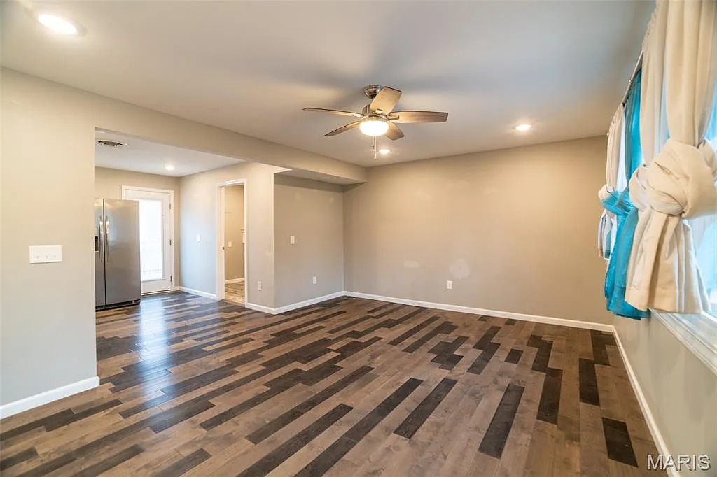 Building Photo - 204 Hillsdale Dr