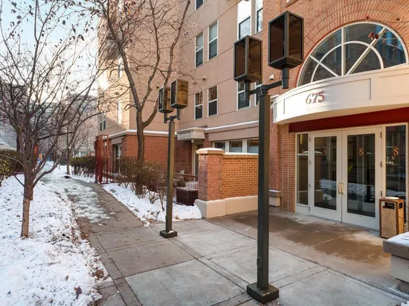 675 1st St N #406, Minneapolis, MN 55401