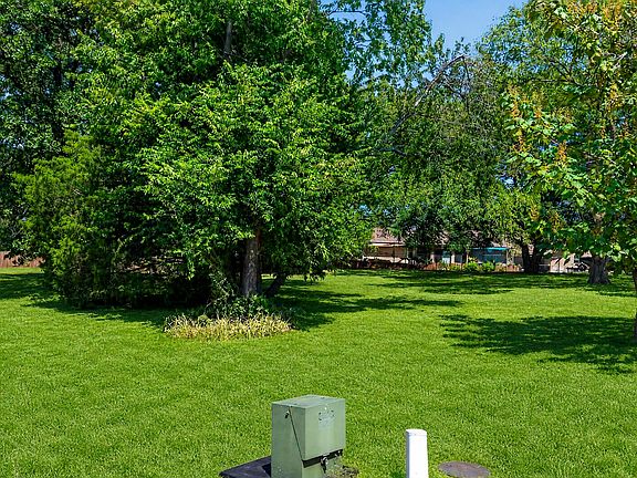 4th image of 204 Peach Cir