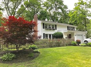 948 Barnes Dr, Ridgewood, NJ 07450