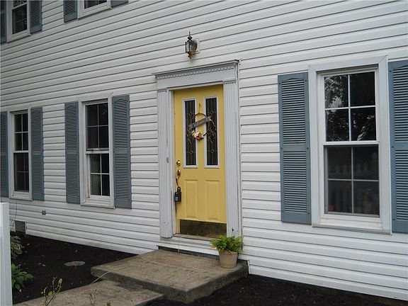 2nd image of 4777 Beechmont Dr