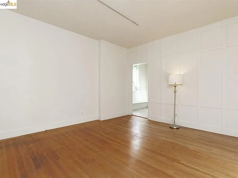 2533 Ridge Rd #A — Photo 2