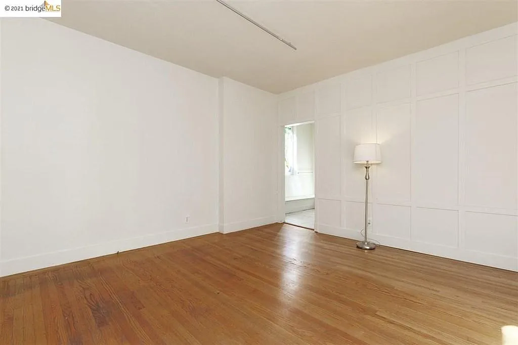 Building Photo - 2533 Ridge Rd #A