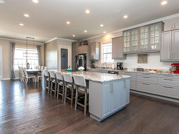 2nd image of 5208 Grey Oak Ln