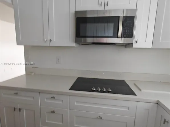 13500 NE 3rd Ct APT 403, North Miami, FL 33161